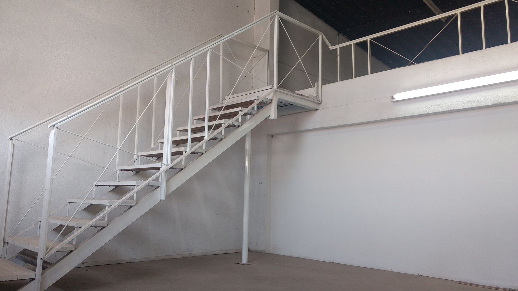 Exelente Galpón en alquiler o venta - 1