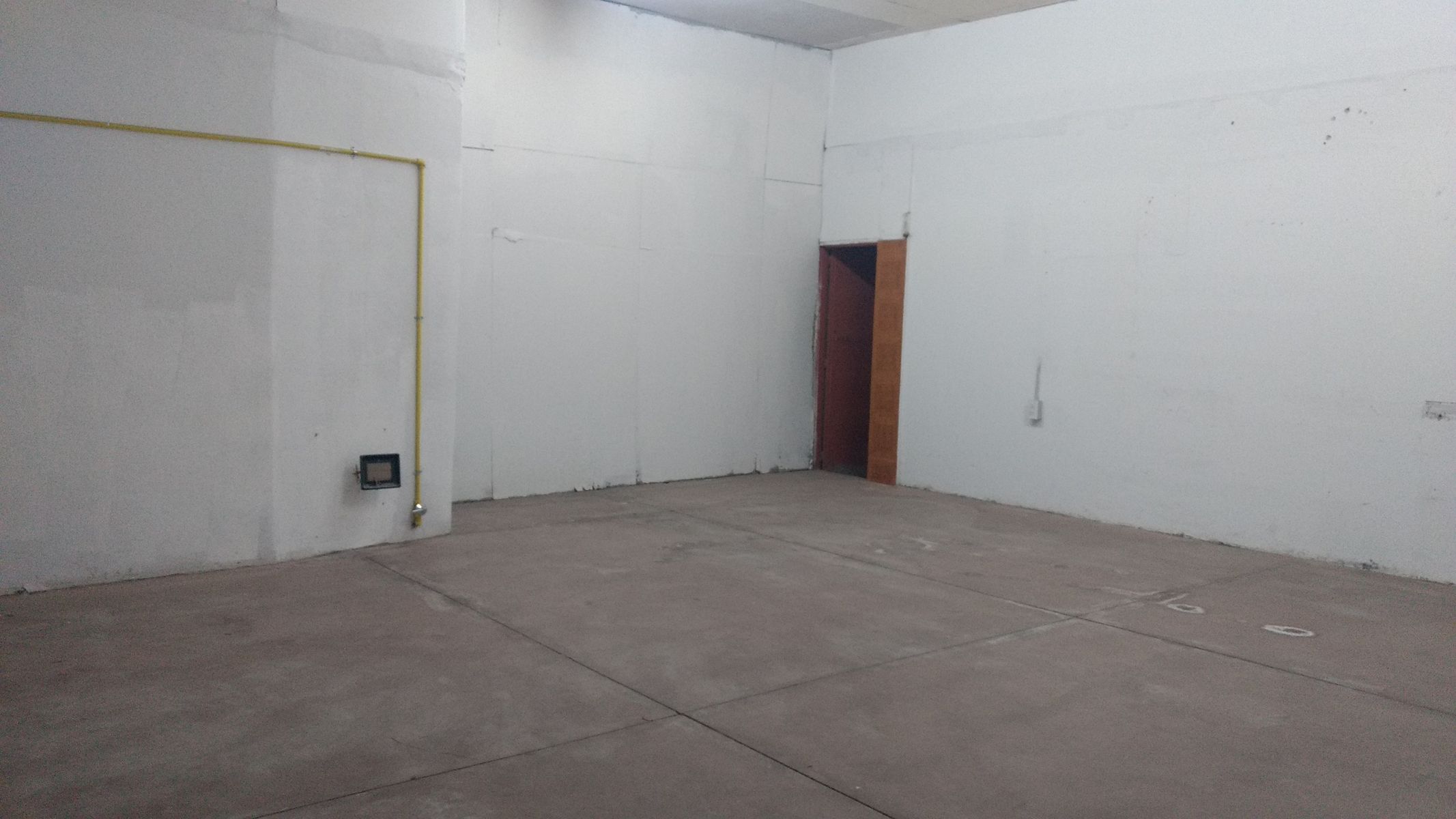 Exelente Galpón en alquiler o venta - 4