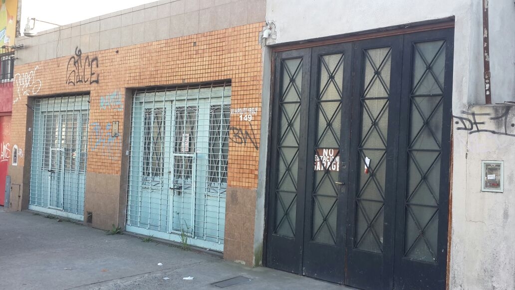 LOCALES (2) CON GALPON SOBRE AV.HIP. YRIGOYEN AL 100 EN MORÓN — foto 2