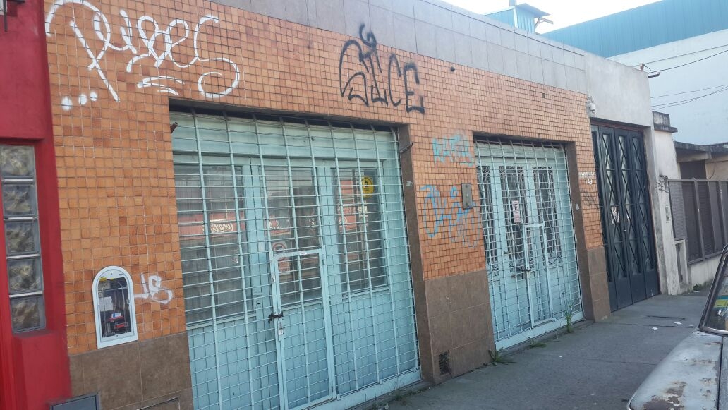 LOCALES (2) CON GALPON SOBRE AV.HIP. YRIGOYEN AL 100 EN MORÓN — foto 3