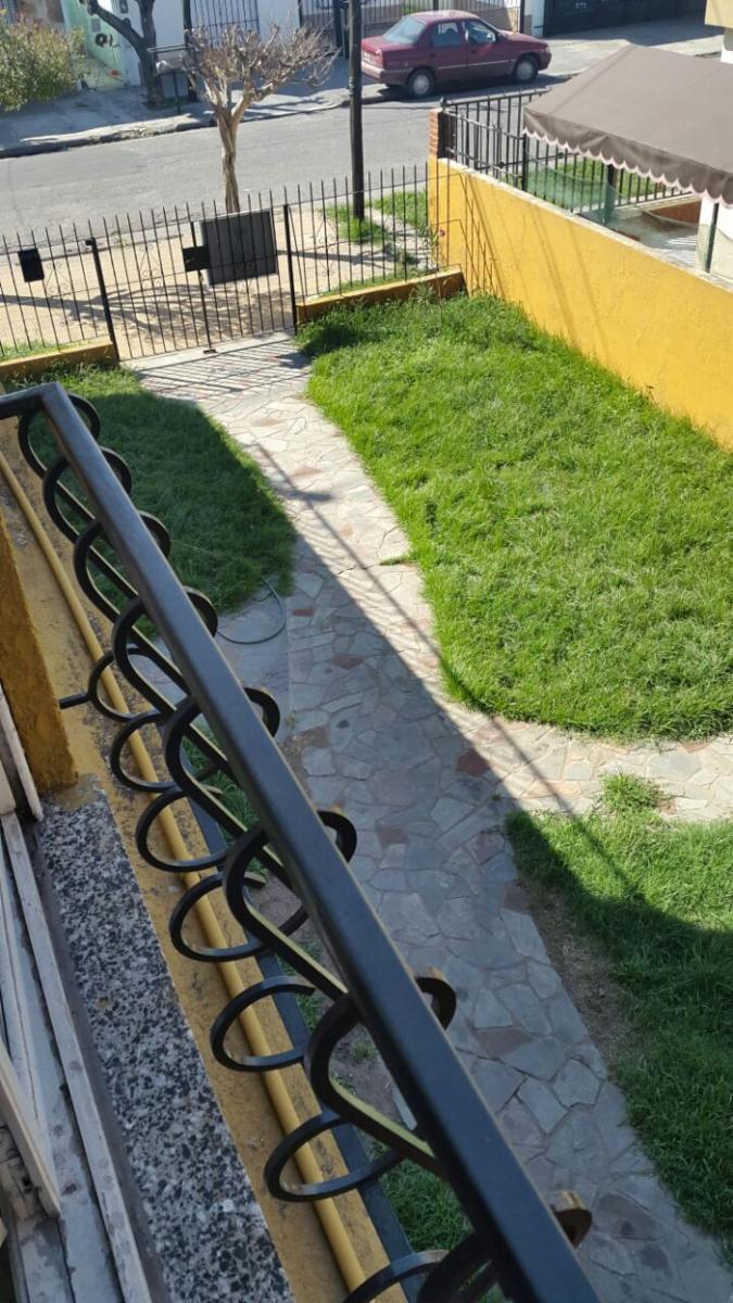 IMPORTANTE CASA DE 2 PLANTAS Y 5 AMBIENTES — foto 12