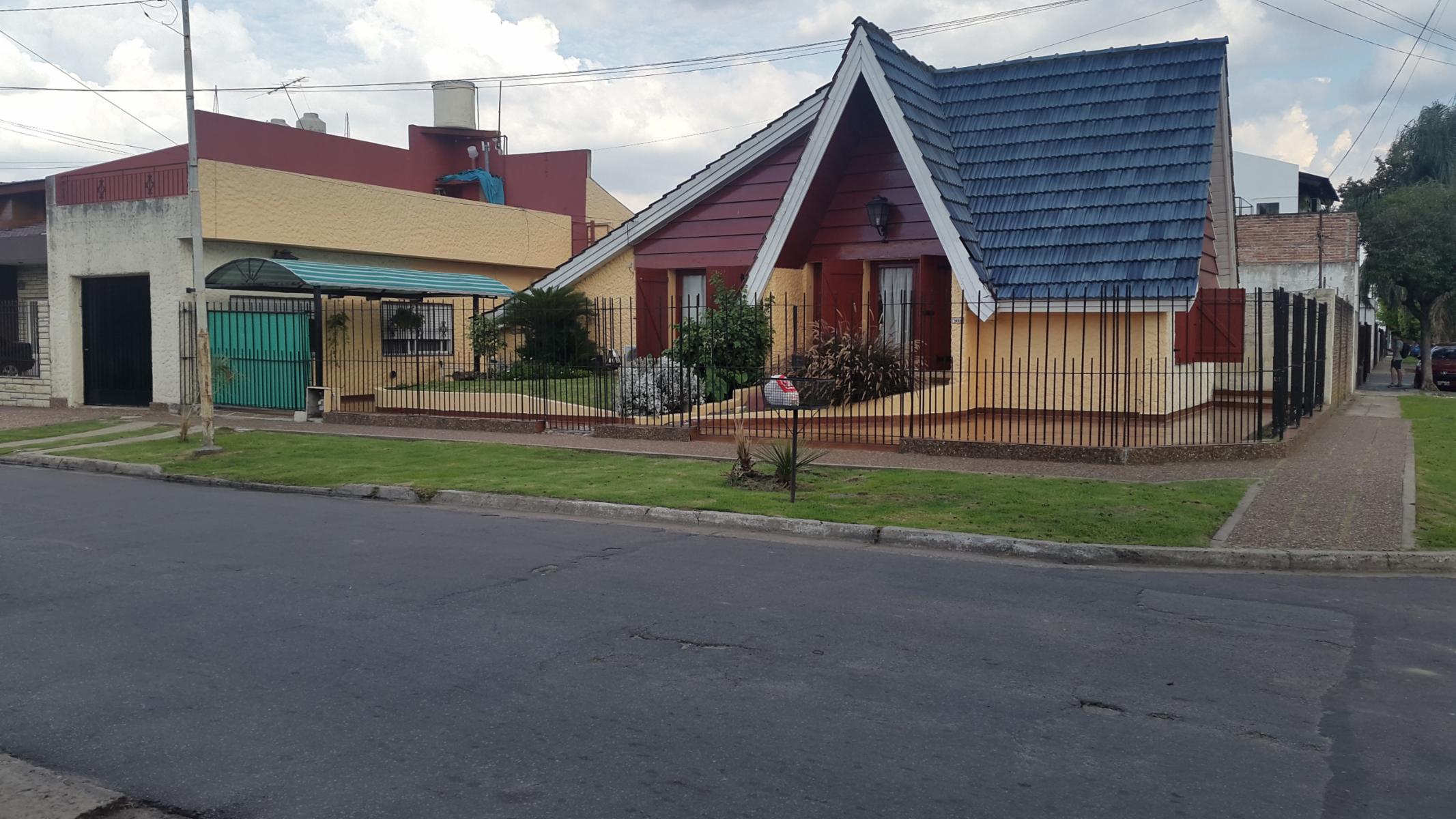 IMPORTANTE PROPIEDAD DE 3 AMBIENTES EN ESQUINA EN DOS LOTES — foto 9