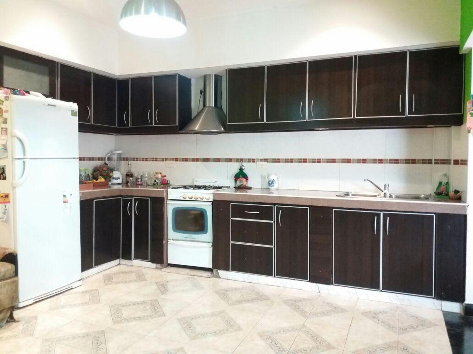 CASA DE TRES AMBIENTES DE ÁMPLIAS HABITACIONES Y TODOS LOS SERVICIOS — foto 7