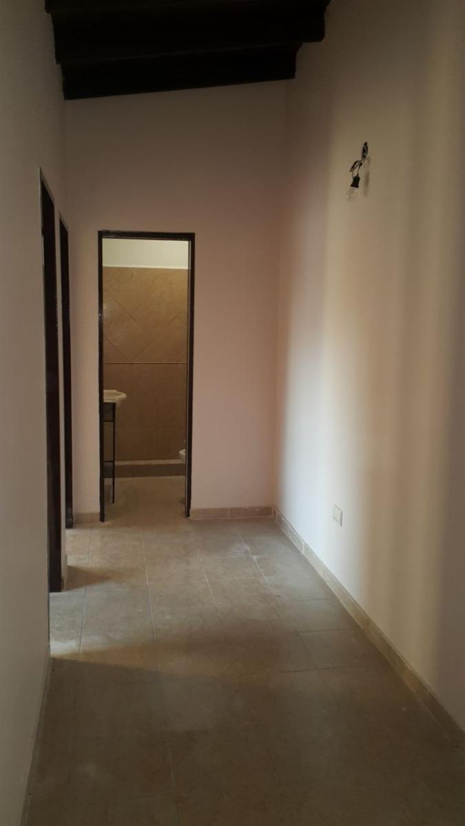 DEPARTAMENTO DE TRES AMBIENTES EN PRIMER PISO A UNA CUADRA DE AV. PERDRIEL — foto 3