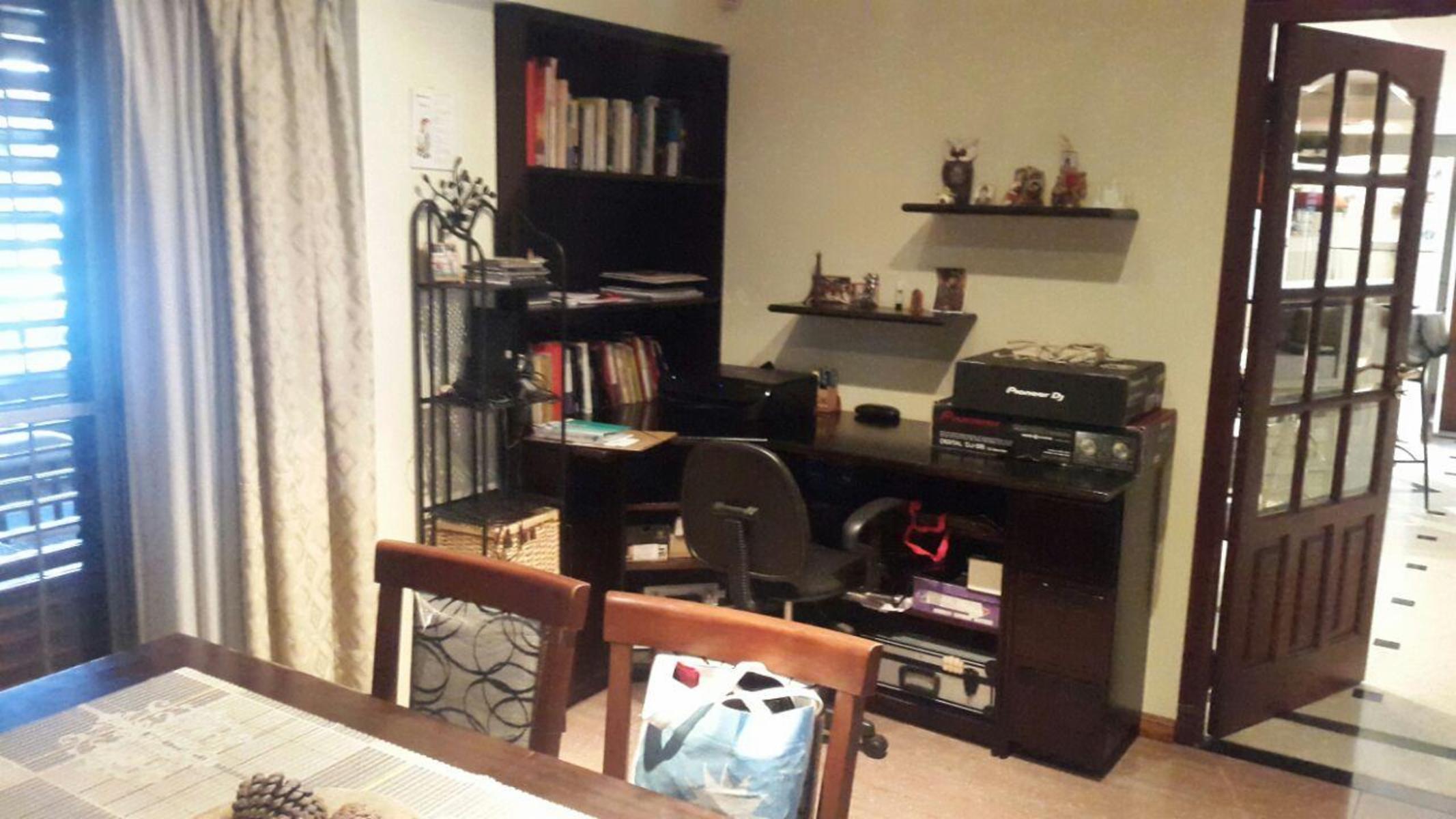 OPORTUNIDAD - CHALET DE 8 AMBIENTES Y DOS PLANTAS PARA EXIGENTES — foto 7