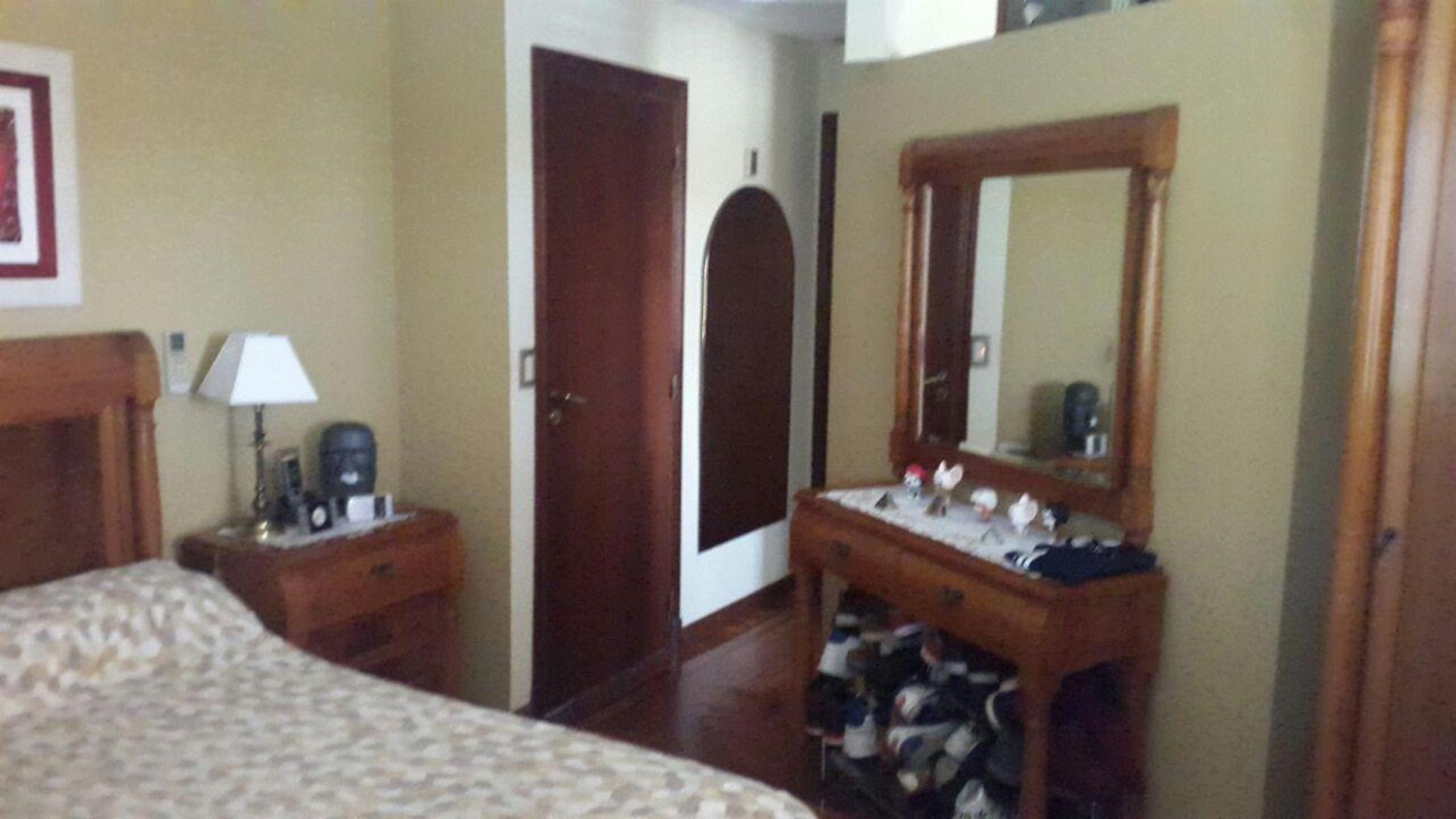 OPORTUNIDAD - CHALET DE 8 AMBIENTES Y DOS PLANTAS PARA EXIGENTES — foto 12