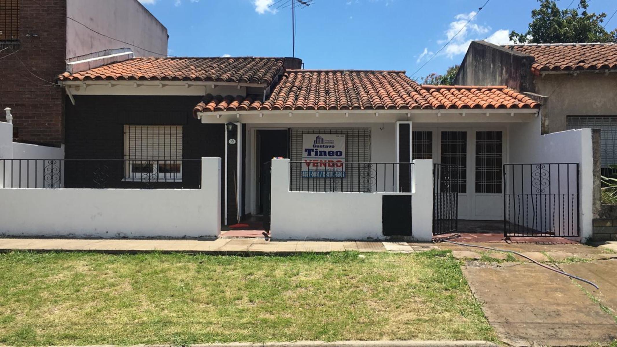 CASA DE TRES AMBIENTES A POCAS CUADRAS DEL CEMENTERIO DE MORÓN