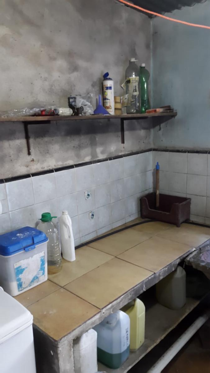 CASA DE 5 AMBIENTES CON TALLER AL FRENTE SOBRE TERRENO DE 400m² — foto 5