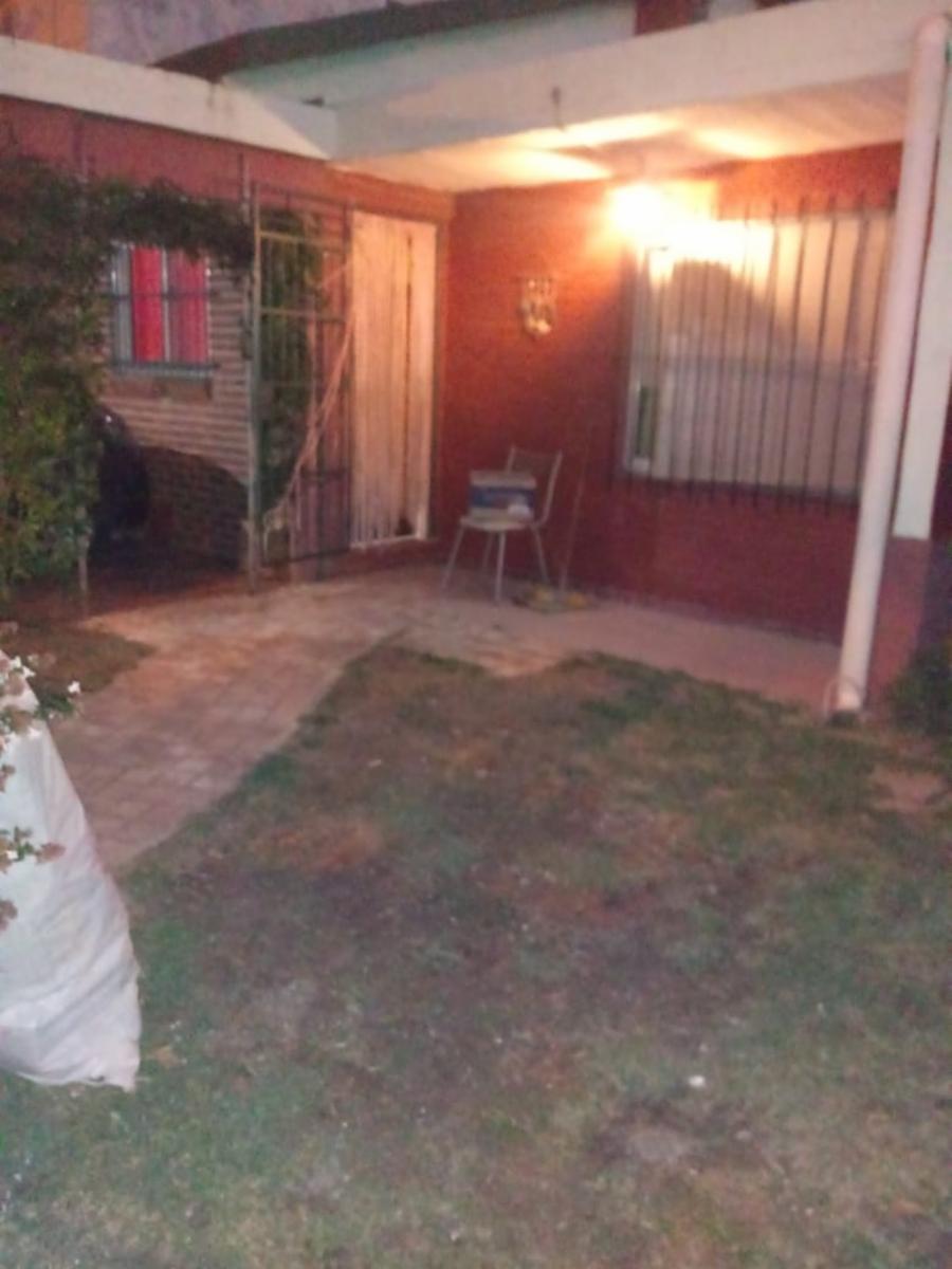 CASA DE DOS AMBIENTES CON QUINCHO A TRES CUADRAS DE LA PLAYA EN LAS TONINAS — foto 3