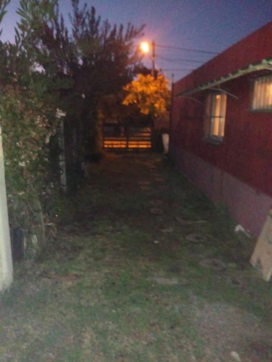 CASA DE DOS AMBIENTES CON QUINCHO A TRES CUADRAS DE LA PLAYA EN LAS TONINAS — foto 4