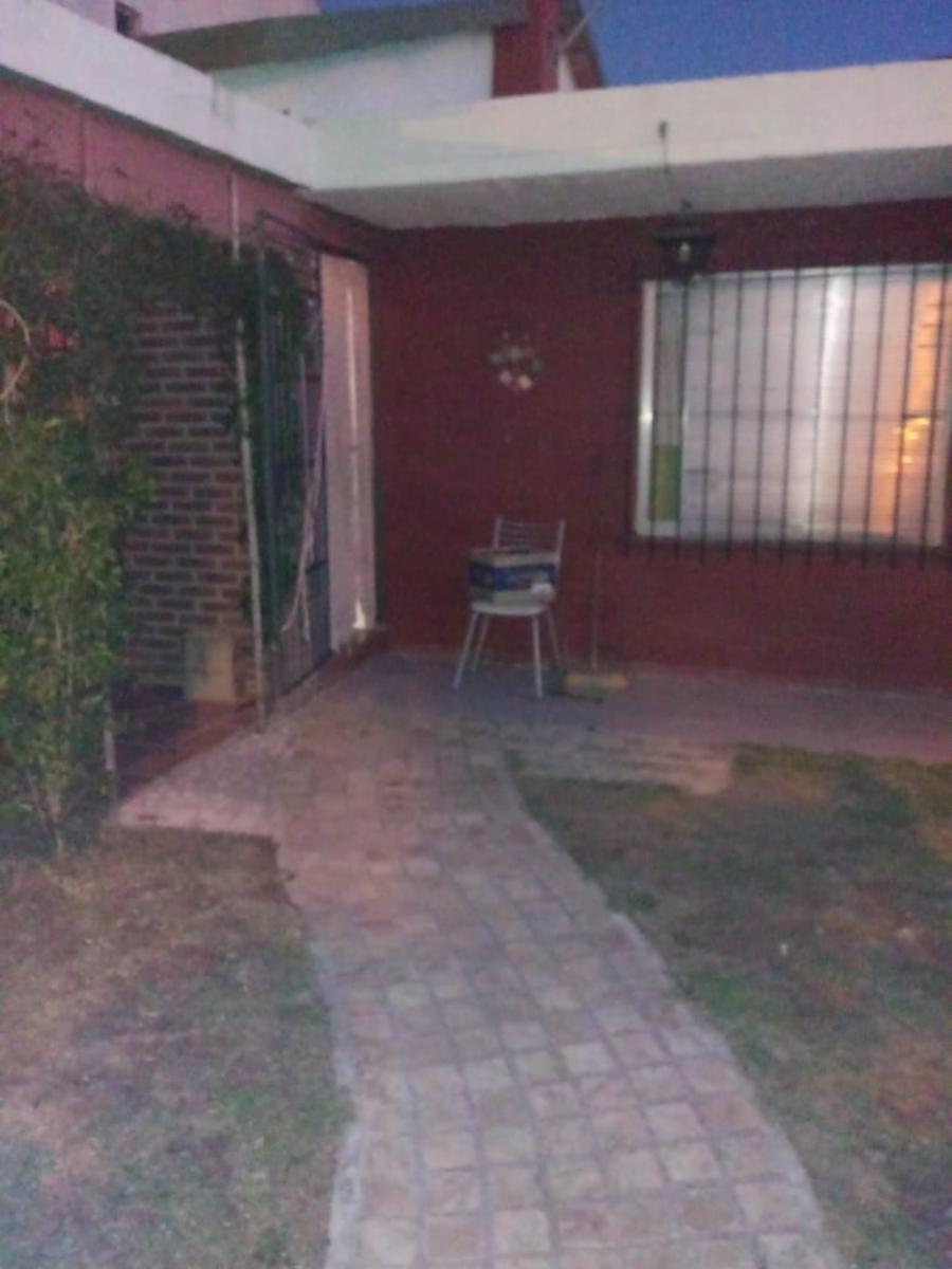 CASA DE DOS AMBIENTES CON QUINCHO A TRES CUADRAS DE LA PLAYA EN LAS TONINAS — foto 12