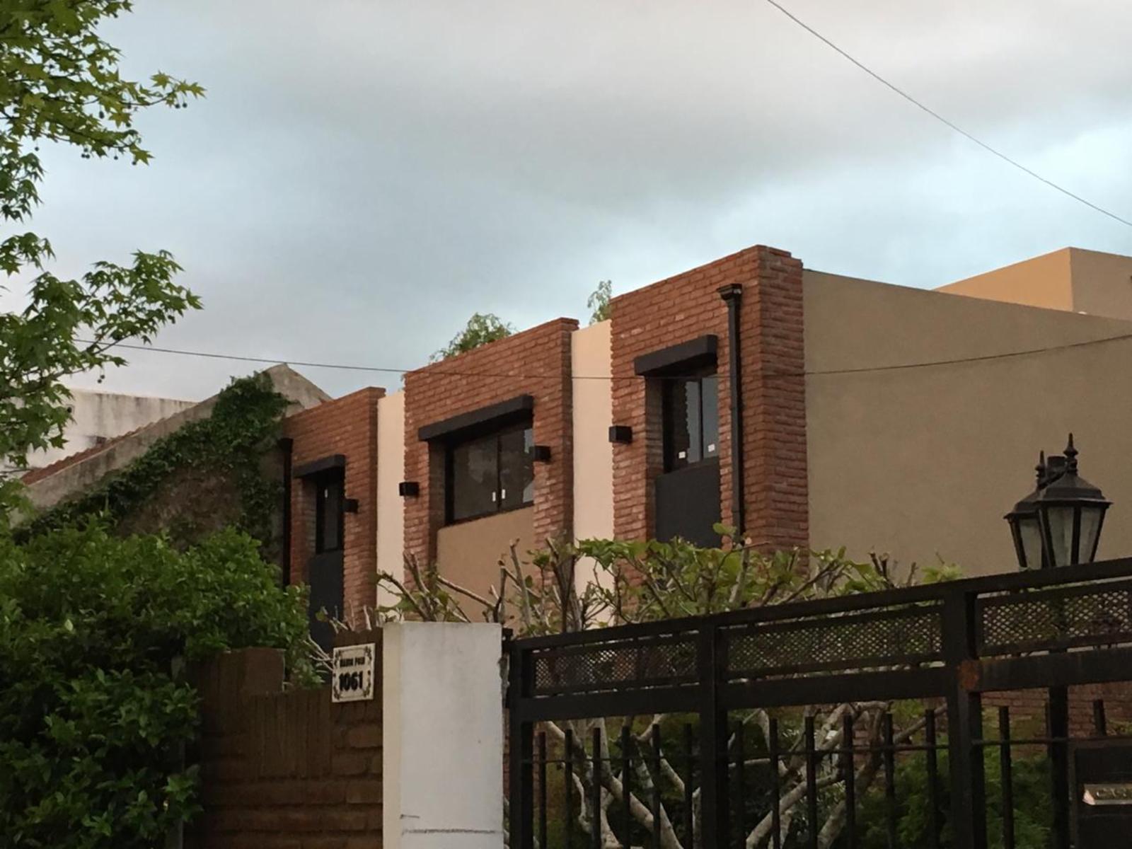 TRES UNIDADES FUNCIONALES TIPO DUPLEX CON PATIO, COCHERA Y PARQUIZADO A ESTRENAR — foto 14