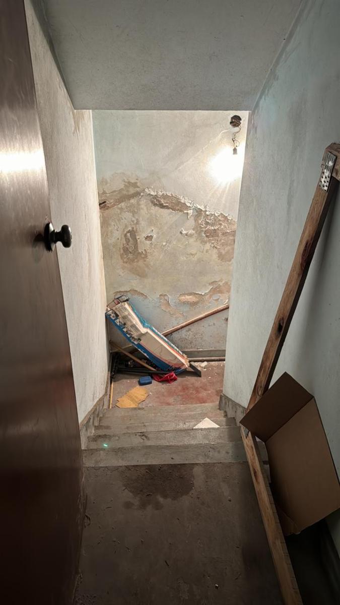 CASA DE DOS PLANTAS DE 450 m² EN ESQUINA BIEN EQUIPADA Y CON TODO EL CONFORT QUE UNO PUEDA DESEAR EN CASTELAR — foto 10