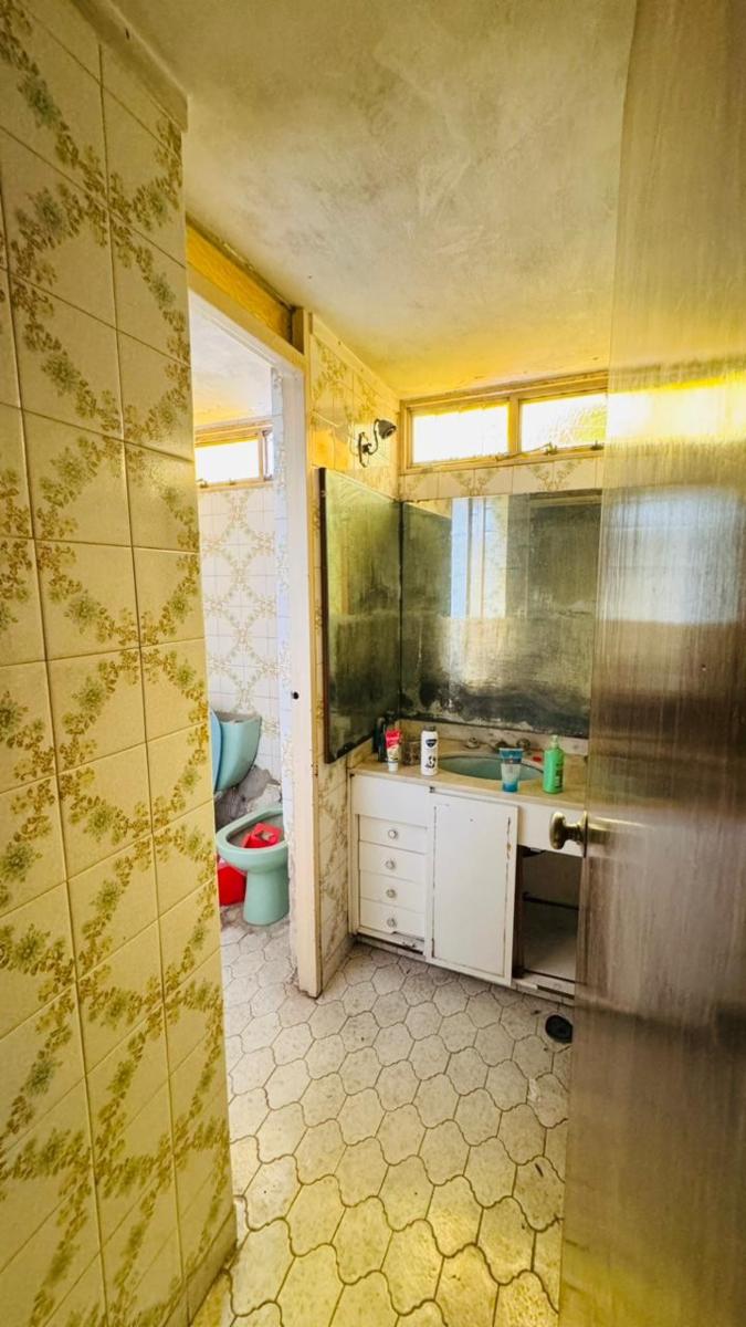 CASA DE DOS PLANTAS DE 450 m² EN ESQUINA BIEN EQUIPADA Y CON TODO EL CONFORT QUE UNO PUEDA DESEAR EN CASTELAR — foto 12