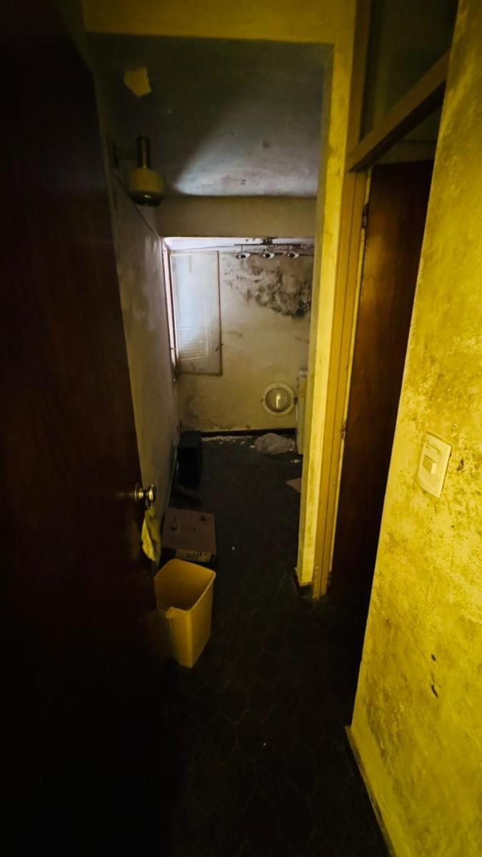 CASA DE DOS PLANTAS DE 450 m² EN ESQUINA BIEN EQUIPADA Y CON TODO EL CONFORT QUE UNO PUEDA DESEAR EN CASTELAR — foto 13