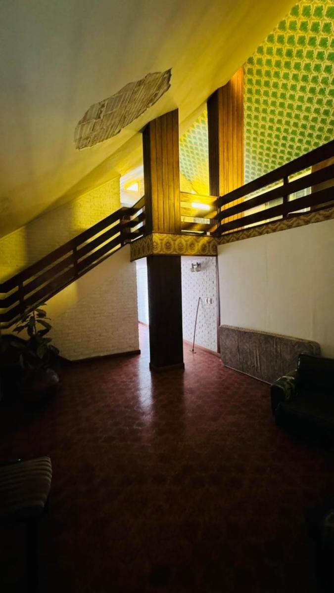 CASA DE DOS PLANTAS DE 450 m² EN ESQUINA BIEN EQUIPADA Y CON TODO EL CONFORT QUE UNO PUEDA DESEAR EN CASTELAR — foto 15
