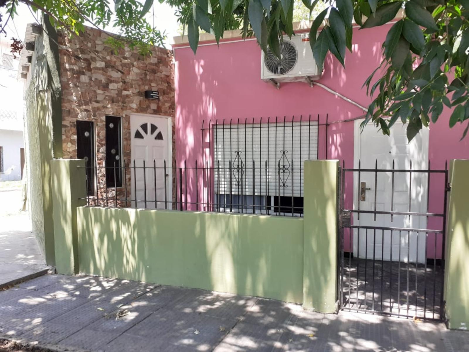 ESQUINA DE TRES AMBIENTES MÁS UN PH MONOAMBIENTE ZONA CASTELAR — foto 2