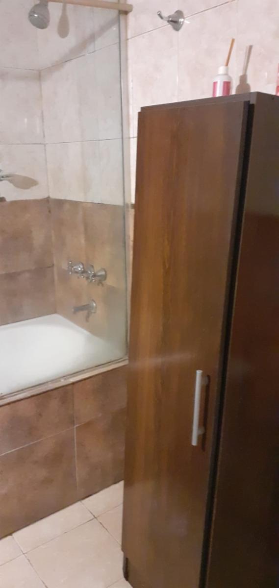 SE VENDE PH CON 2 DEPARTAMENTOS (UNO A TERMINAR) SOBRE LA AV. HIPÓLITO YRIGOYEN EN MORÓN — foto 8