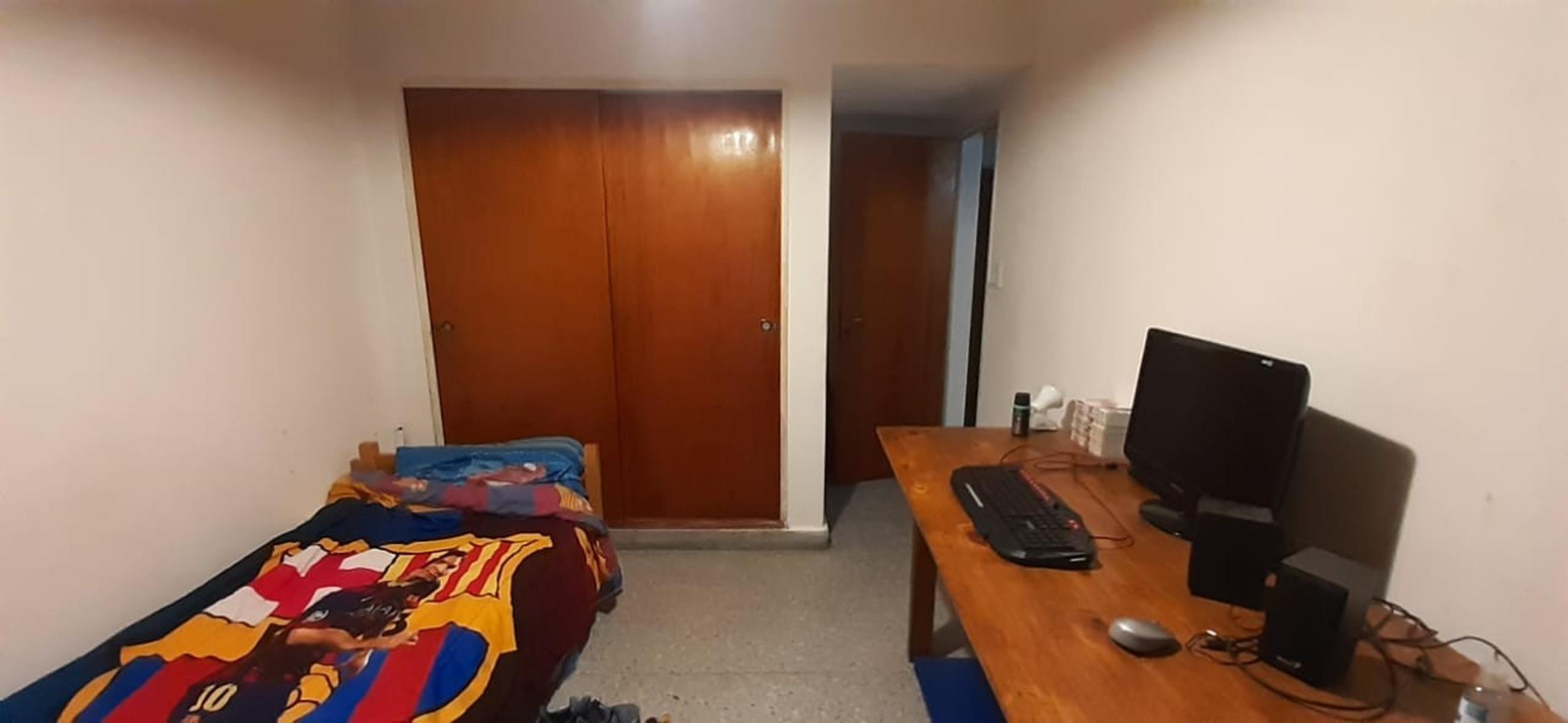 CASA EN MAR DEL PLATA DE 4 AMBIENTES CON QUINCHO, PARQUE Y COCHERA PARA EXIGENTES — foto 4