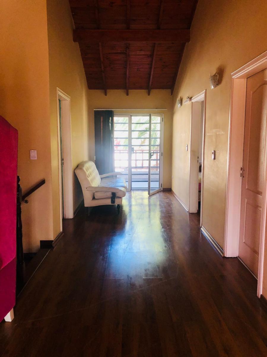 ¡GRAN OPORTUNIDADâ¦ - INTERESANTE CASA DE DOS PLANTAS EN VILLA LUZURIAGA — foto 3