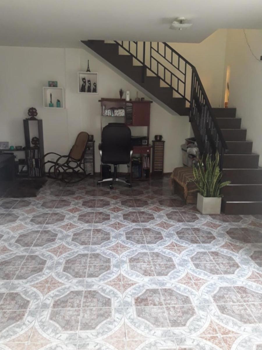 ÁMPLIA CASA DE 4 AMBIENTES DE 2 PLANTAS CON LOCAL EN LAFERRERE — foto 6