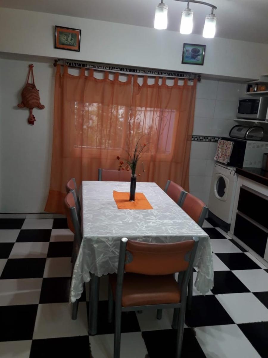 ÁMPLIA CASA DE 4 AMBIENTES DE 2 PLANTAS CON LOCAL EN LAFERRERE — foto 12