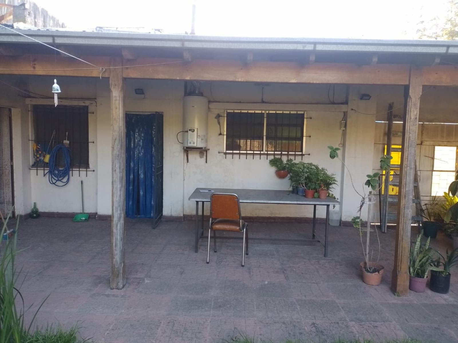 ¡EXCELENTE OPORTUNIDAD..., VENTA DE CASA DE 3 AMBIENTES — foto 2