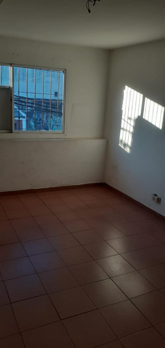 SE ALQUILAN TRES OFICINAS PARA USO COMERCIAL Y/O PROFESIONAL - 4