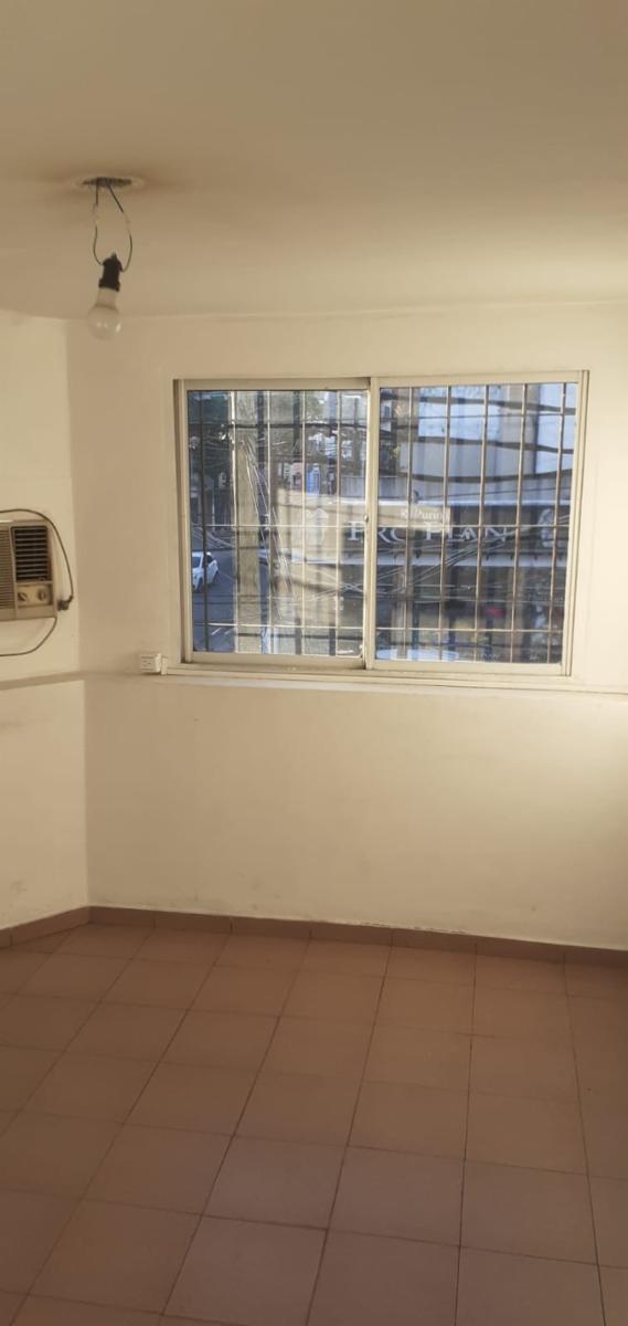 SE ALQUILAN TRES OFICINAS PARA USO COMERCIAL Y/O PROFESIONAL - 5