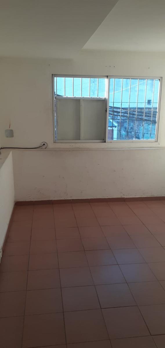 SE ALQUILAN TRES OFICINAS PARA USO COMERCIAL Y/O PROFESIONAL - 11