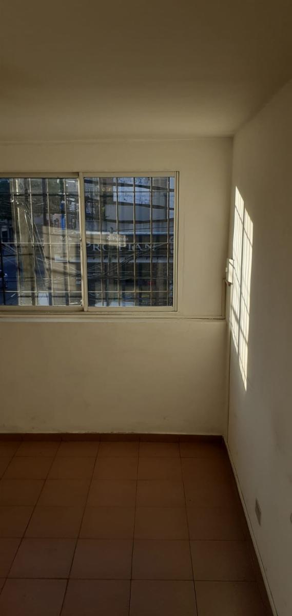 SE ALQUILAN TRES OFICINAS PARA USO COMERCIAL Y/O PROFESIONAL - 13
