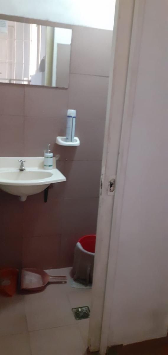 SE ALQUILAN TRES OFICINAS PARA USO COMERCIAL Y/O PROFESIONAL - 14