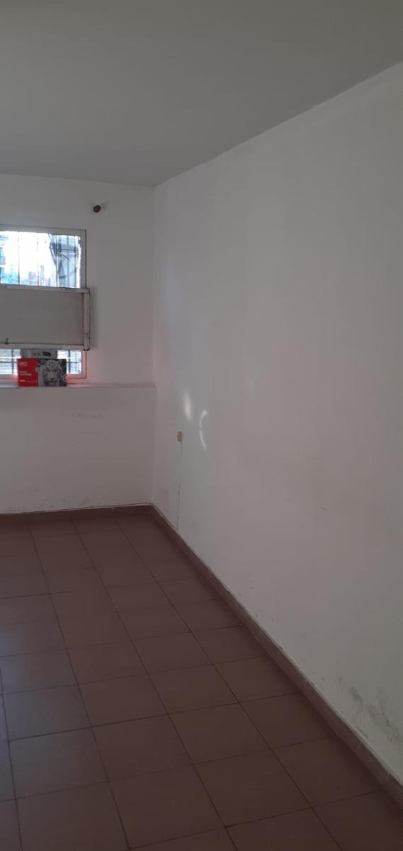 SE ALQUILAN TRES OFICINAS PARA USO COMERCIAL Y/O PROFESIONAL - 16