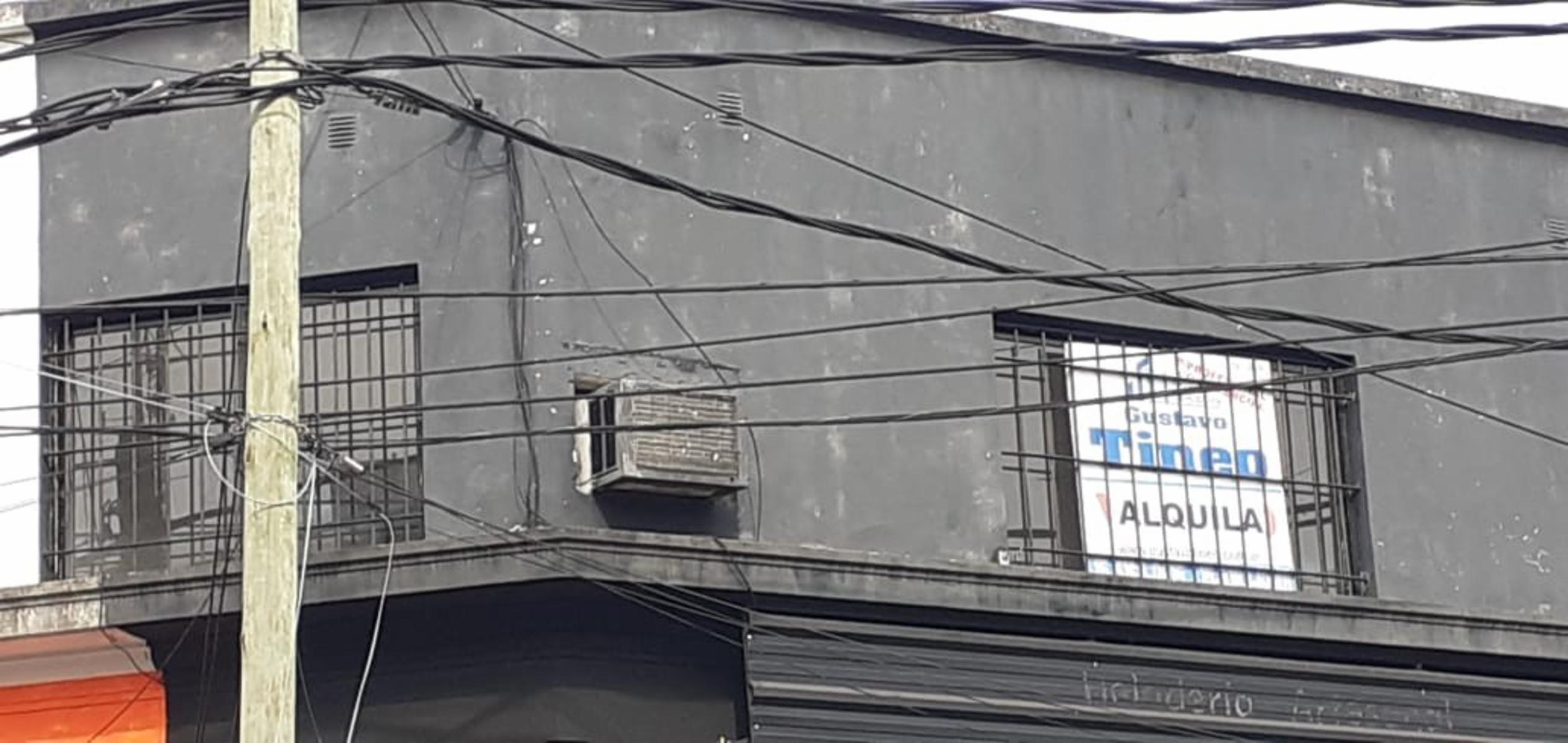 SE ALQUILAN TRES OFICINAS PARA USO COMERCIAL Y/O PROFESIONAL - 21