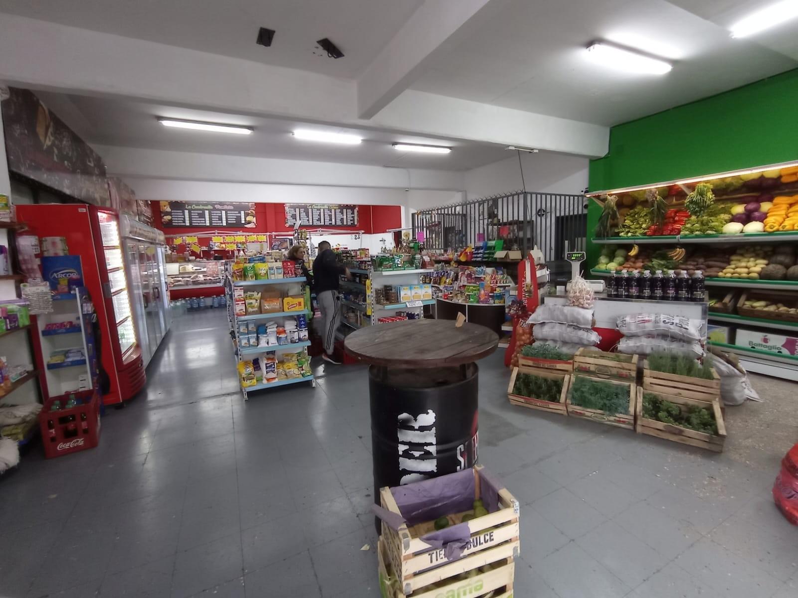 SE VENDE FONDO DE COMERCIO DE AUTOSERVICIO FUNCIONANDO CON INSTALACIONES COMPLETAS en Morón — foto 6