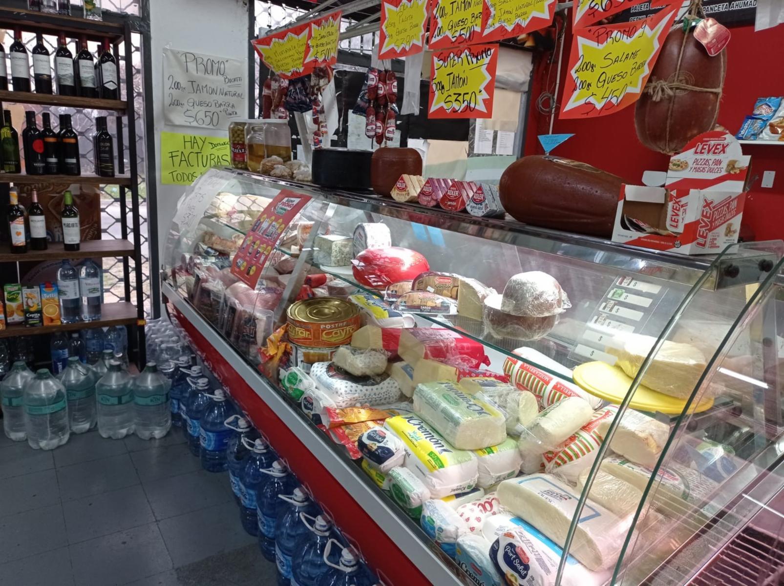 SE VENDE FONDO DE COMERCIO DE AUTOSERVICIO FUNCIONANDO CON INSTALACIONES COMPLETAS en Morón — foto 8