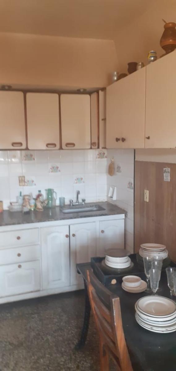 VENTA - Amplio PH en Planta Alta de 3 Ambientes a Metros de Av. H. Yrigoyen — foto 8