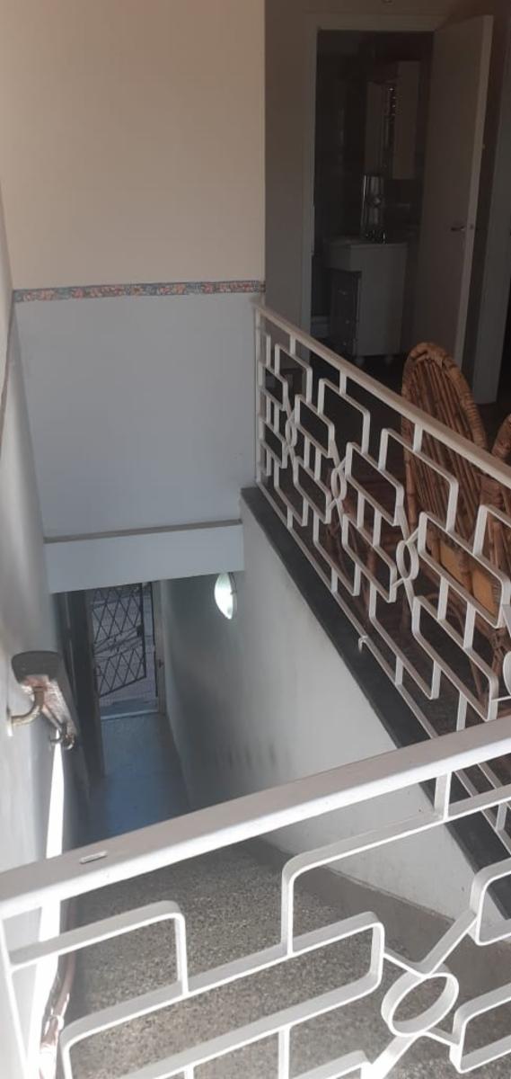 VENTA - Amplio PH en Planta Alta de 3 Ambientes a Metros de Av. H. Yrigoyen — foto 10