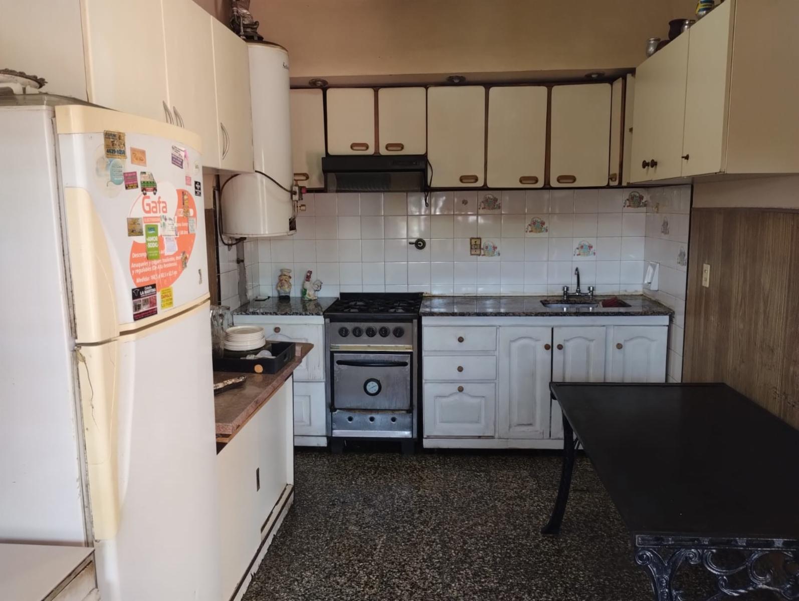 VENTA - Amplio PH en Planta Alta de 3 Ambientes a Metros de Av. H. Yrigoyen — foto 14