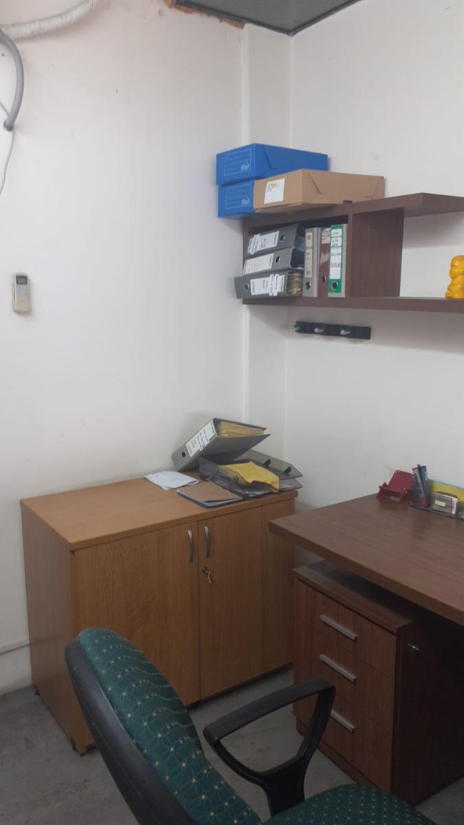 SE VENDE ÁMPLIO LOCAL COMERCIAL CON ENTREPISO E IMPORTANTES OFICINAS — foto 5