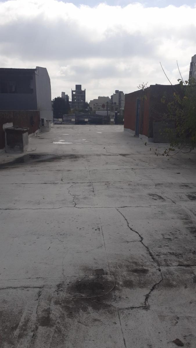 SE VENDE ÁMPLIO LOCAL COMERCIAL CON ENTREPISO E IMPORTANTES OFICINAS — foto 13