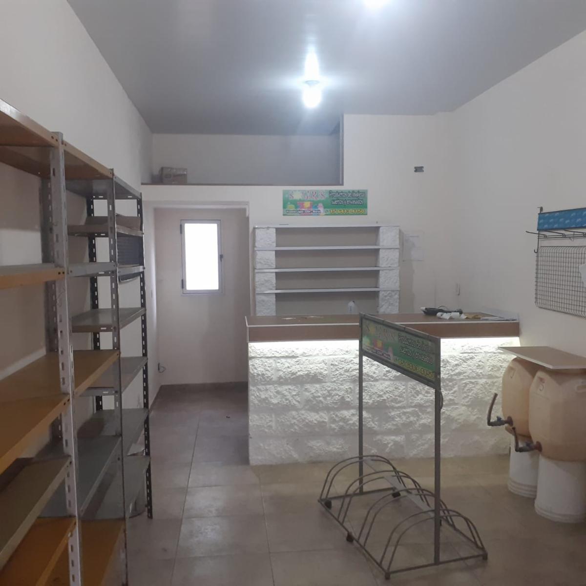 SE ALQUILA EXCELENTE LOCAL DE 24 m² - 9