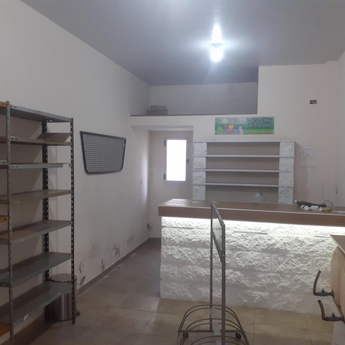 SE ALQUILA EXCELENTE LOCAL DE 24 m² - 10