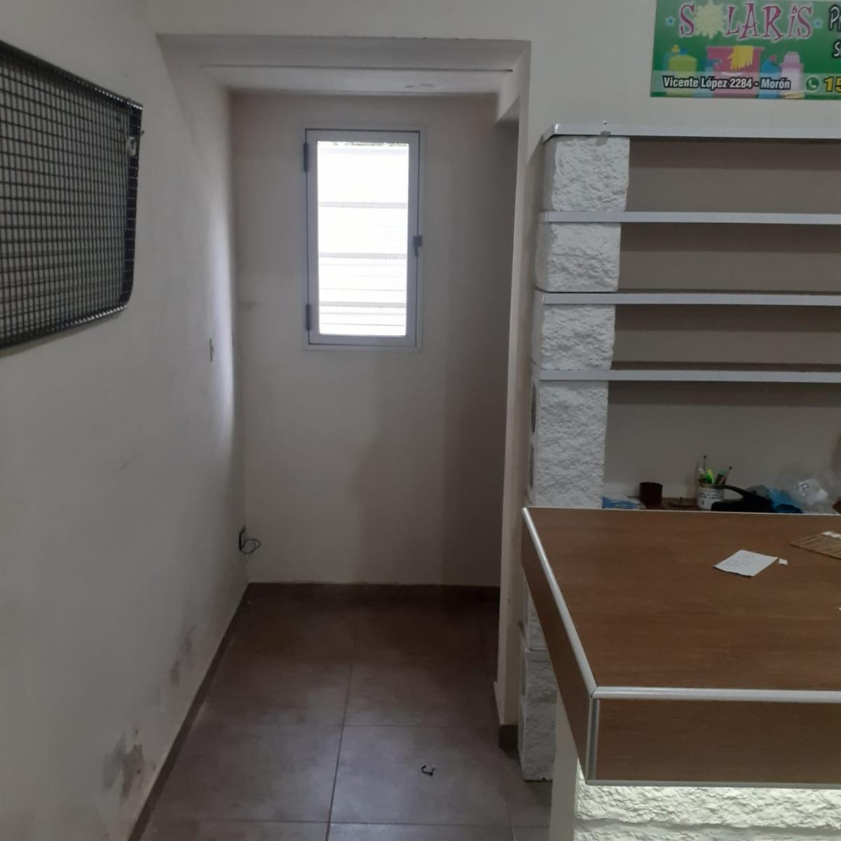 SE ALQUILA EXCELENTE LOCAL DE 24 m² - 14