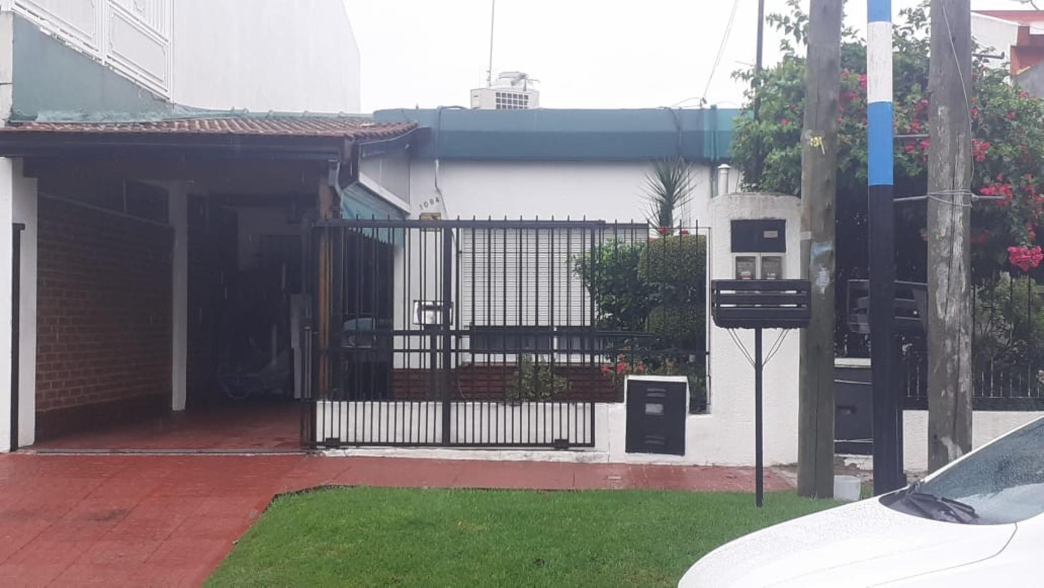 ¡OPORTUNIDADâ¦ EXCELENTE CASA 2 AMB. EN IMPECABLE ESTADO