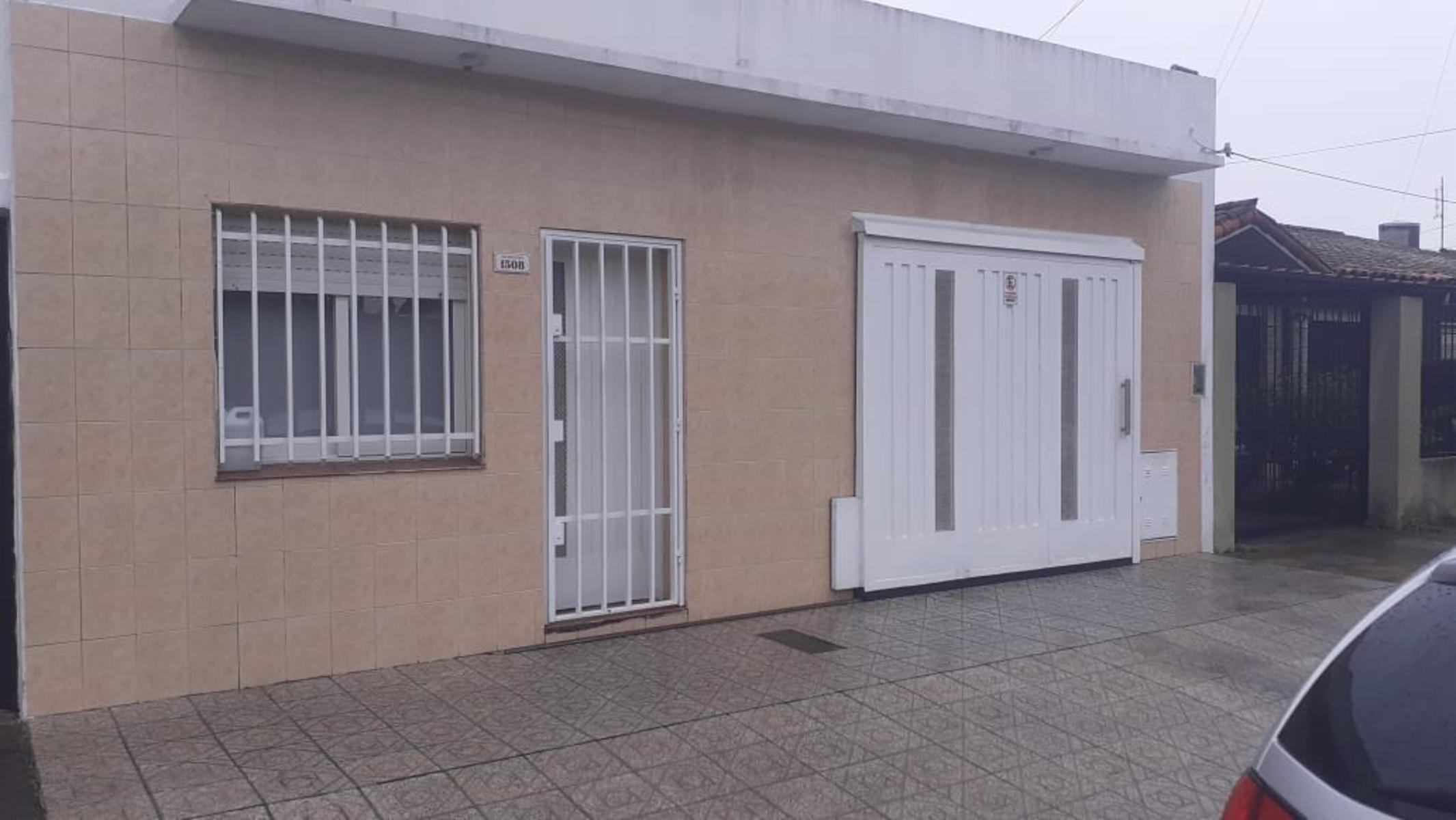 EXCELENTE PH 3 AMB. EN IMPECABLE ESTADO A METROS DE CLÍNICA AGÜERO IDEAL CONSULTORIO MÉDICO — foto 2