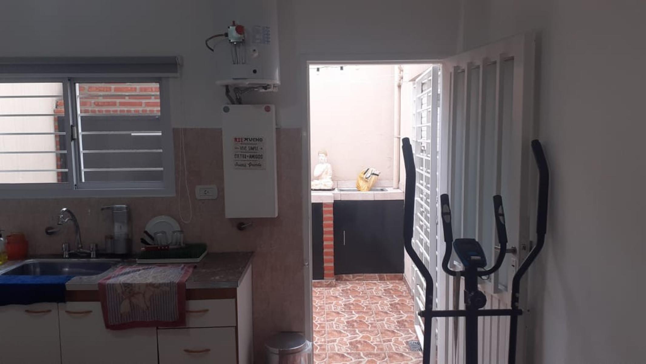 EXCELENTE PH 3 AMB. EN IMPECABLE ESTADO A METROS DE CLÍNICA AGÜERO IDEAL CONSULTORIO MÉDICO — foto 5