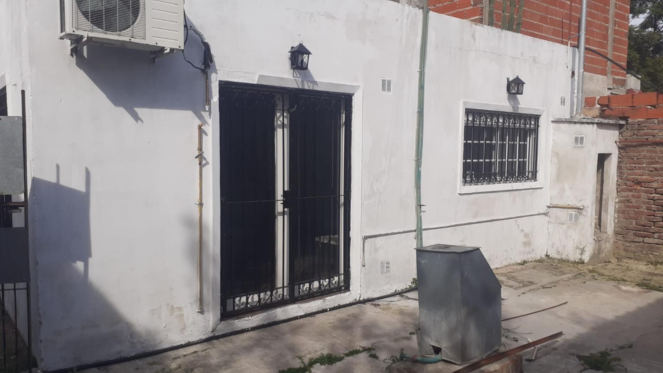 PROPIEDAD CON 2 UNIDADES FUNCIONALES EN CASTELAR SUR — foto 3