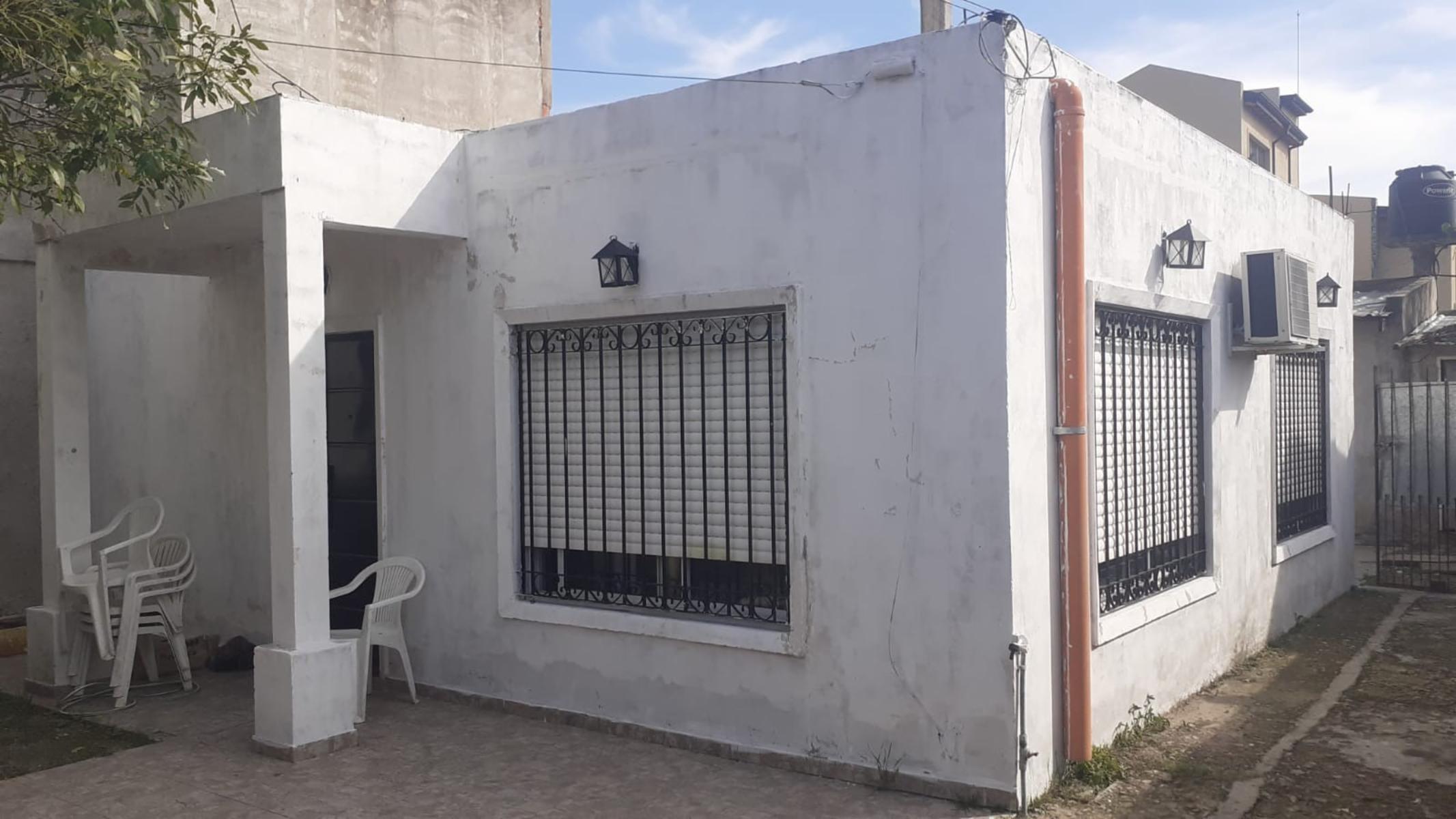 PROPIEDAD CON 2 UNIDADES FUNCIONALES EN CASTELAR SUR — foto 9
