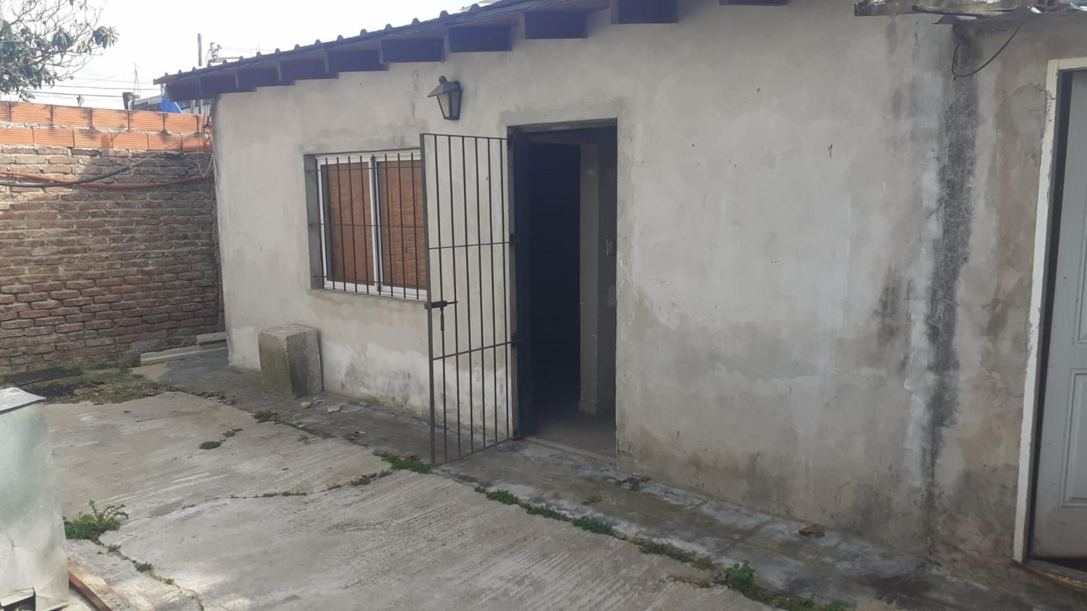 PROPIEDAD CON 2 UNIDADES FUNCIONALES EN CASTELAR SUR — foto 14